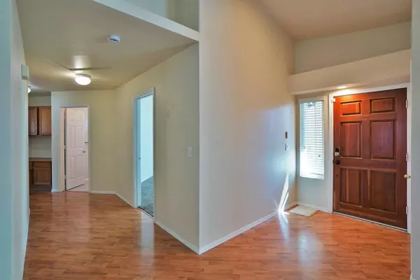 3215 Holly CT, Hanford, CA 93230