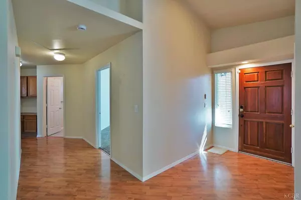 3215 Holly Court, Hanford, CA 93230