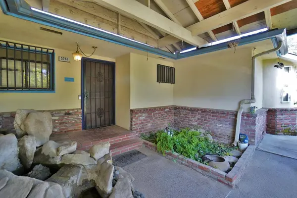 5761 N Orchard ST, Fresno, CA 93710