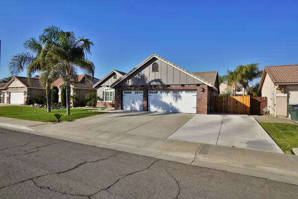 1894 W Tudor Lane, Hanford, CA 93230