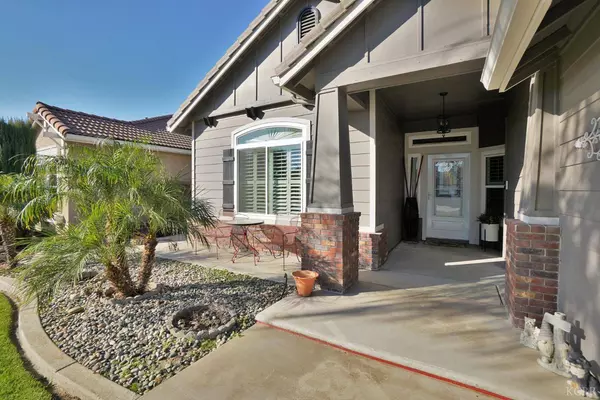 1894 W Tudor Lane W, Hanford, CA 93230