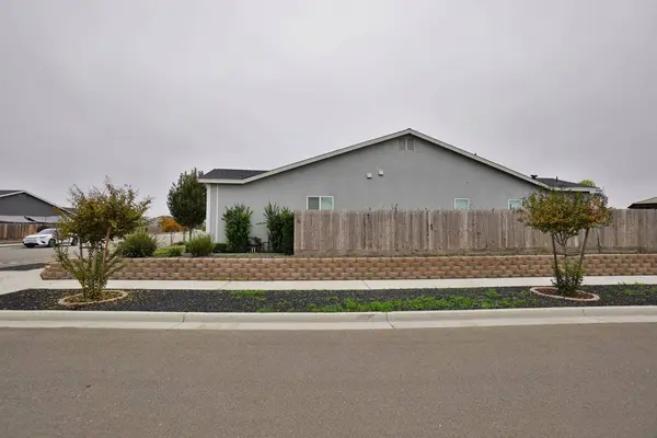 1962 N Sherman ST, Hanford, CA 93230