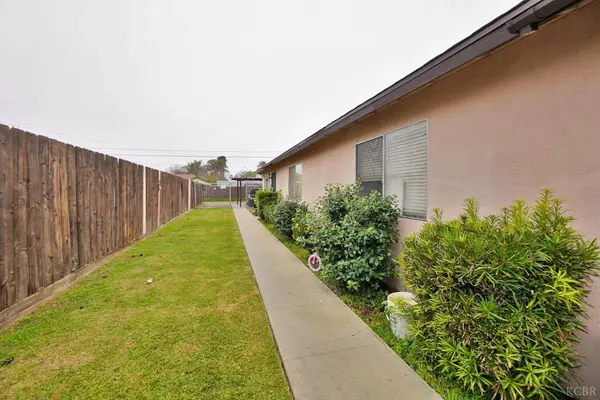 501 E Florinda Street E, Hanford, CA 93230