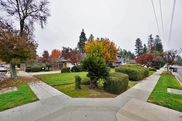 1230 W Sierra AVE, Fresno, CA 93711
