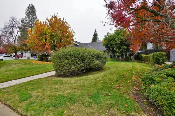 1230 W Sierra Avenue, Fresno, CA 93711