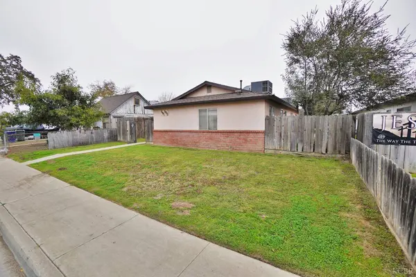 501 E Florinda Street E, Hanford, CA 93230