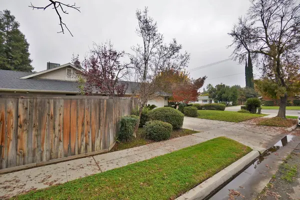 1230 W Sierra AVE, Fresno, CA 93711