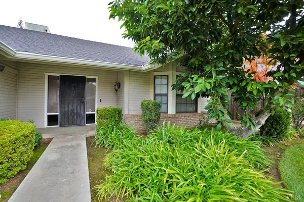 1230 W Sierra Avenue W, Fresno, CA 93711