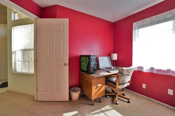 816 Euclid DR, Hanford, CA 93230