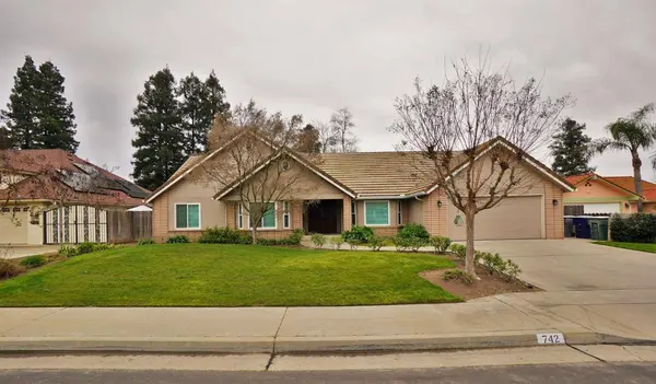 742 W Ellery AVE, Clovis, CA 93612