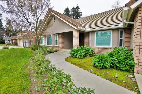 742 W Ellery Avenue, Clovis, CA 93612