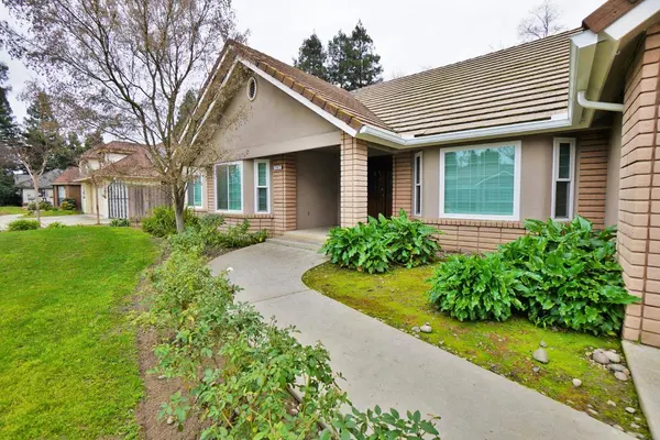 742 W Ellery AVE, Clovis, CA 93612