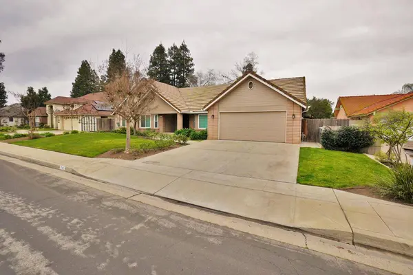 742 W Ellery AVE, Clovis, CA 93612
