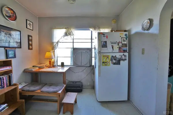 605 E Myrtle Street E, Hanford, CA 93230