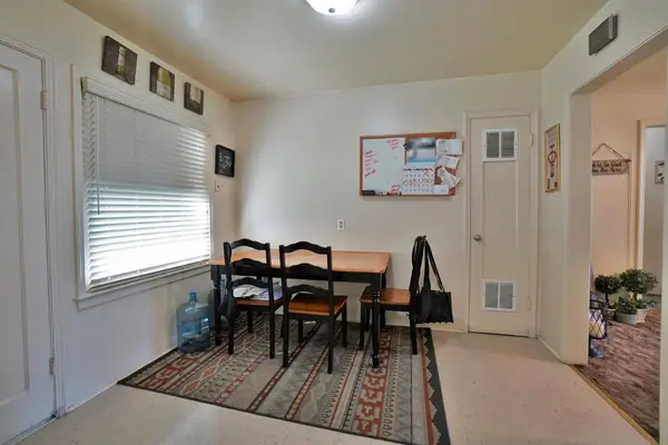 605 E Myrtle ST, Hanford, CA 93230