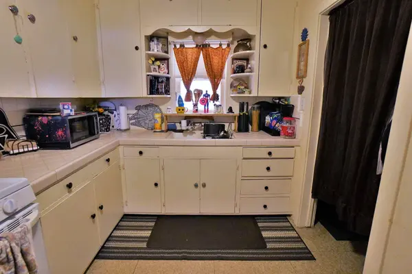 325 Neville Street, Hanford, CA 93230