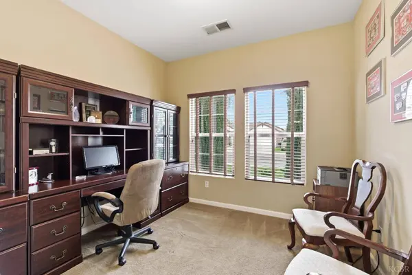 1906 W Tudor Lane, Hanford, CA 93230