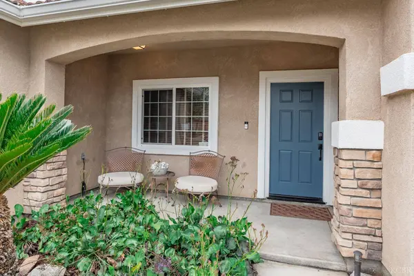 1906 W Tudor Lane, Hanford, CA 93230