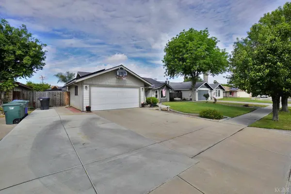 335 Kenwood Drive, Lemoore, CA 93245