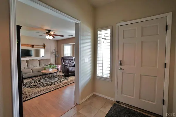 335 Kenwood Drive, Lemoore, CA 93245