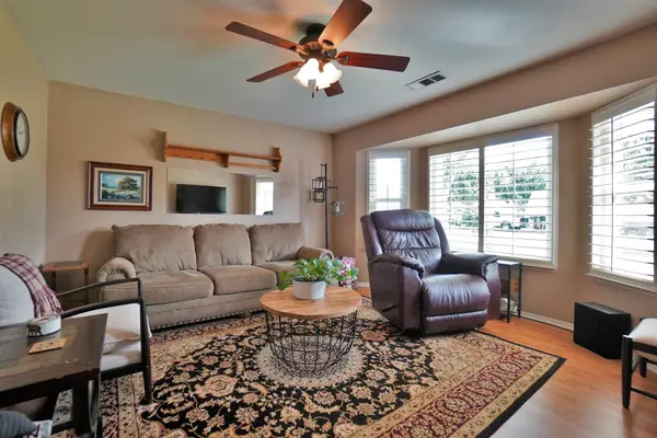 335 Kenwood Drive, Lemoore, CA 93245