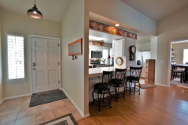 335 Kenwood Drive, Lemoore, CA 93245