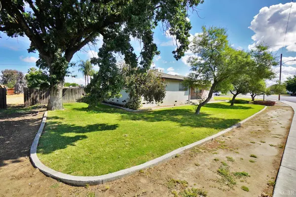 842 E Florinda Street, Hanford, CA 93230