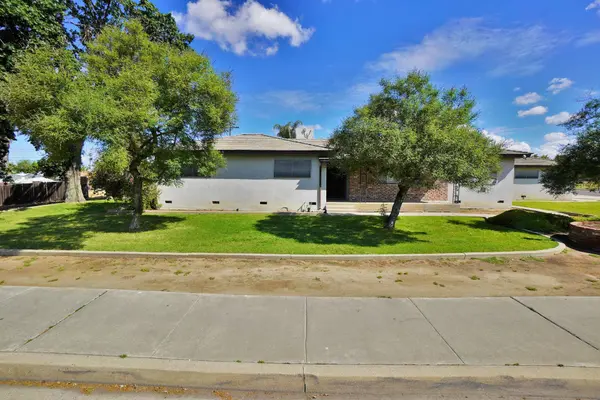 842 E Florinda Street, Hanford, CA 93230