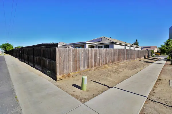 559 Ivory Street, Lemoore, CA 93245