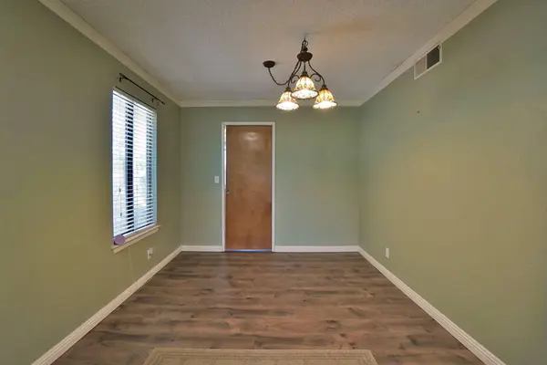 5823 E Washington Avenue, Fresno, CA 93727