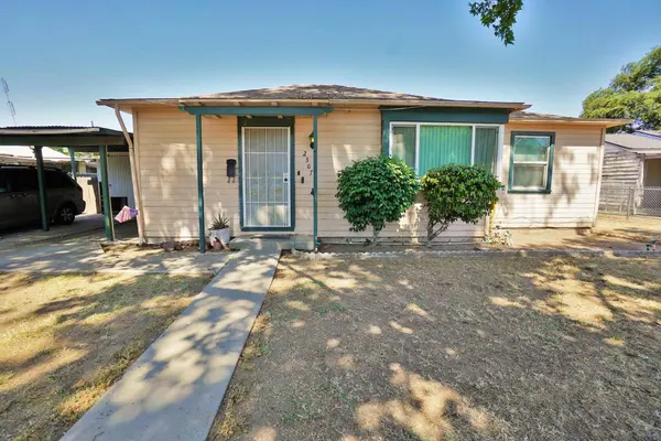 2307 N Valeria ST, Fresno, CA 93703