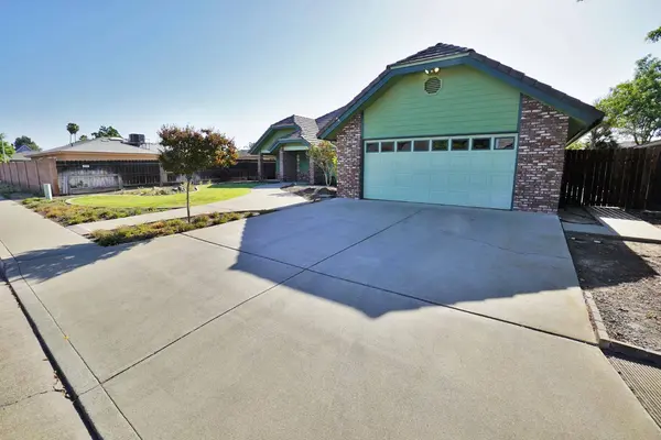 2479 Carter WAY, Hanford, CA 93230