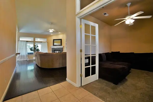 1059 W Julia Way, Hanford, CA 93230