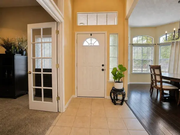 1059 W Julia Way, Hanford, CA 93230