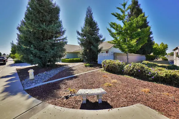 4833 W Ashland Avenue, Visalia, CA 93277