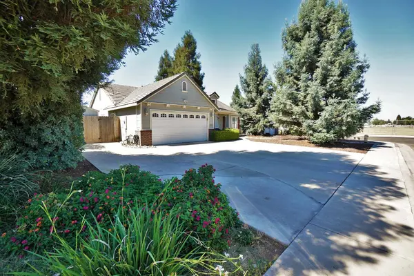 4833 W Ashland AVE, Visalia, CA 93277