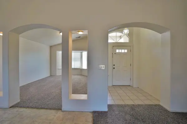 799 Daphne LN, Lemoore, CA 93245