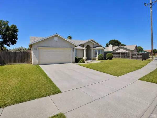 799 Daphne LN, Lemoore, CA 93245