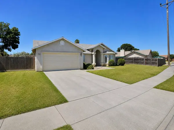799 Daphne LN, Lemoore, CA 93245