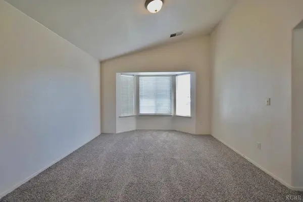 799 Daphne LN, Lemoore, CA 93245