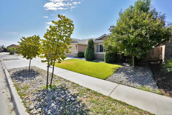 2323 Vineyard CT, Hanford, CA 93230