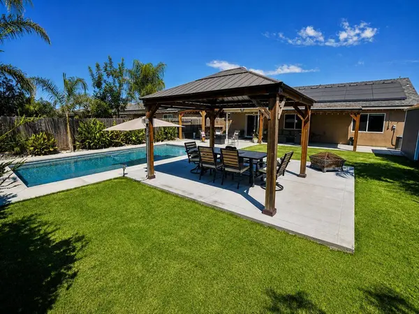 2323 Vineyard Court, Hanford, CA 93230