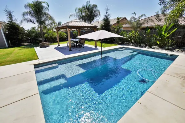 2323 Vineyard CT, Hanford, CA 93230
