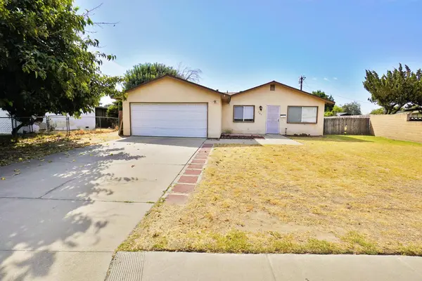 905 E Florinda ST, Hanford, CA 93230