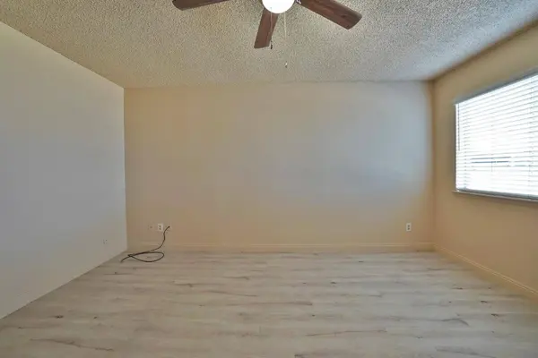 905 E Florinda ST, Hanford, CA 93230
