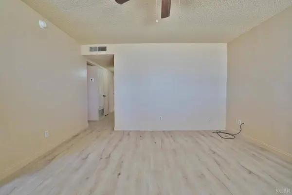 905 E Florinda ST E, Hanford, CA 93230