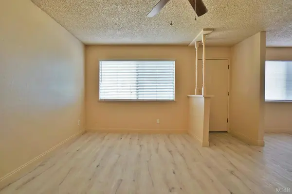 905 E Florinda ST E, Hanford, CA 93230
