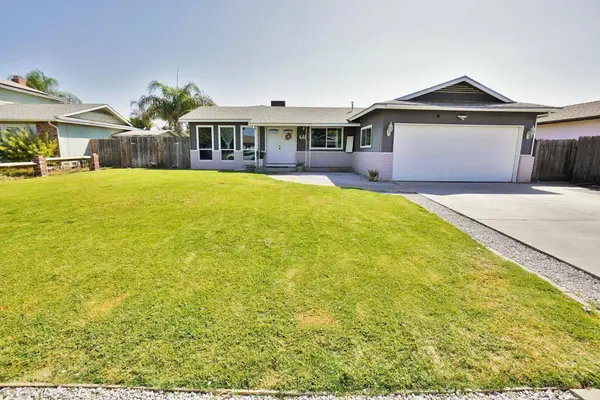 641 Meadow LN