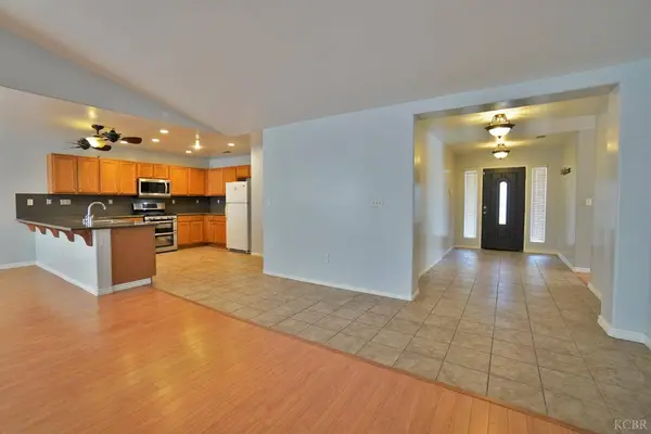 2017 W Queens WAY W, Hanford, CA 93230