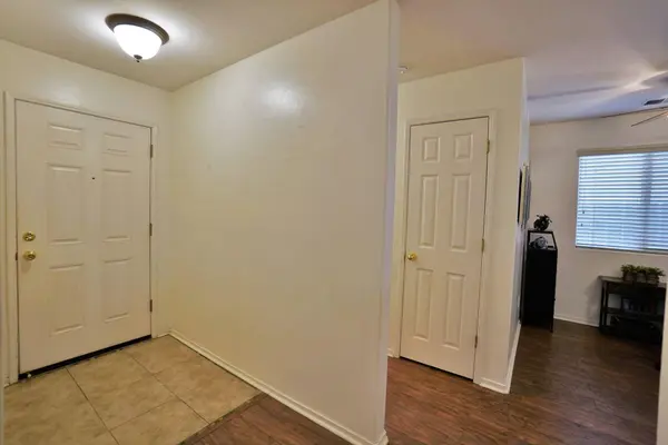 2073 W Queens Way, Hanford, CA 93230